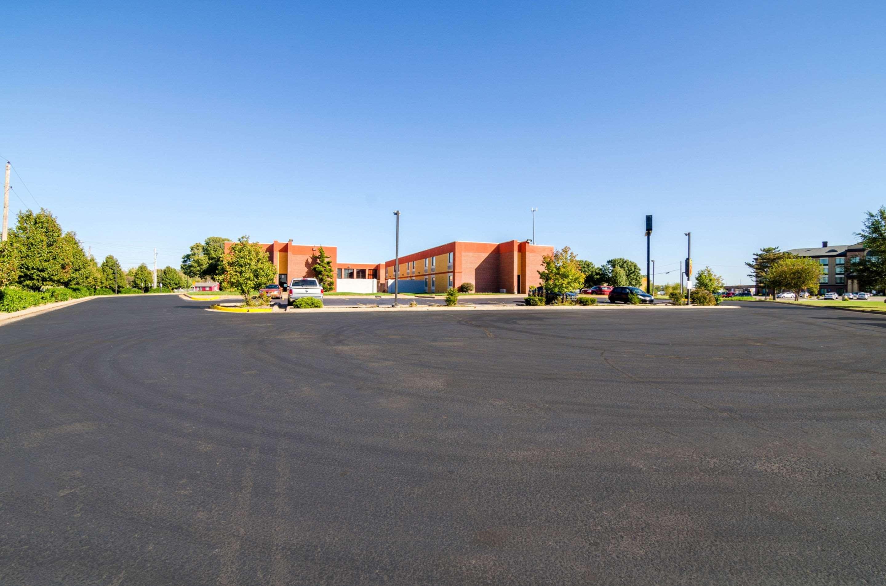 Quality Inn South Уичита Экстерьер фото