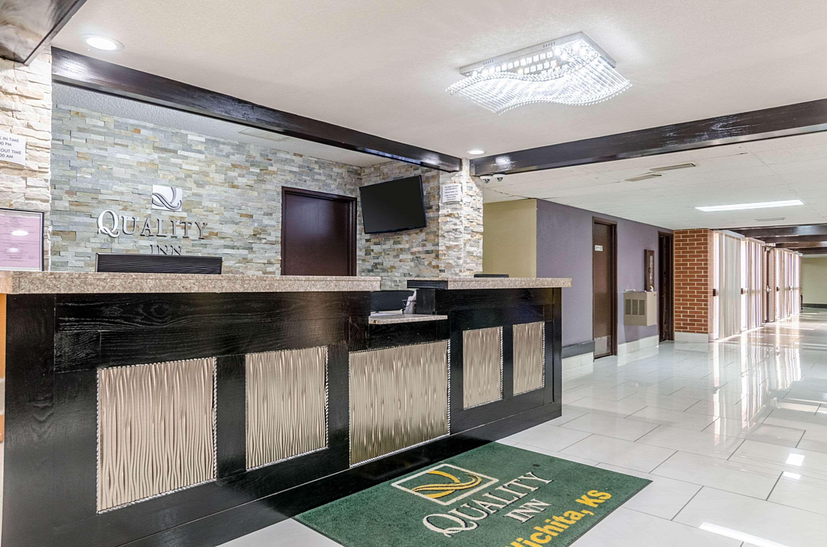 Quality Inn South Уичита Экстерьер фото