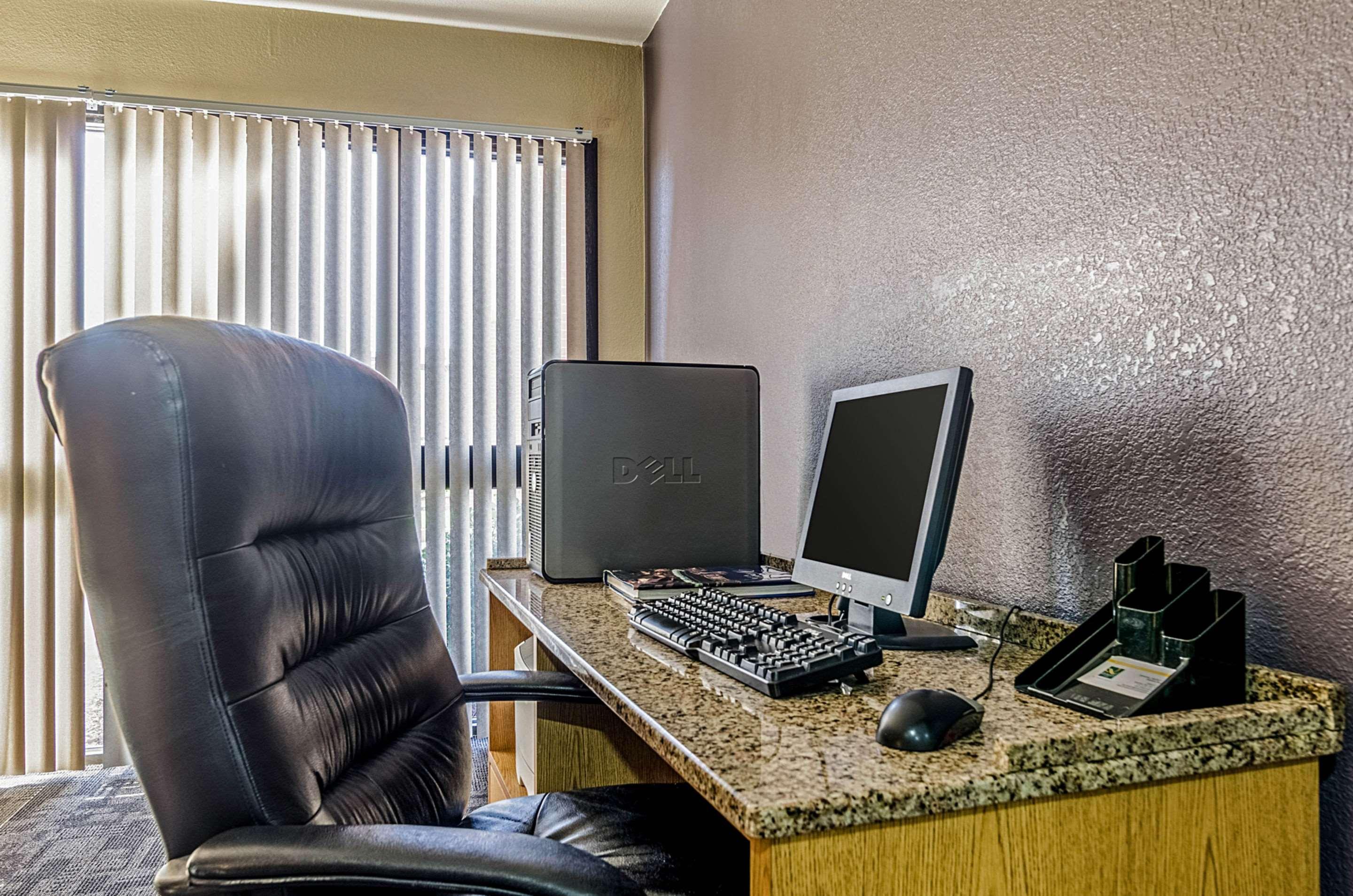 Quality Inn South Уичита Экстерьер фото