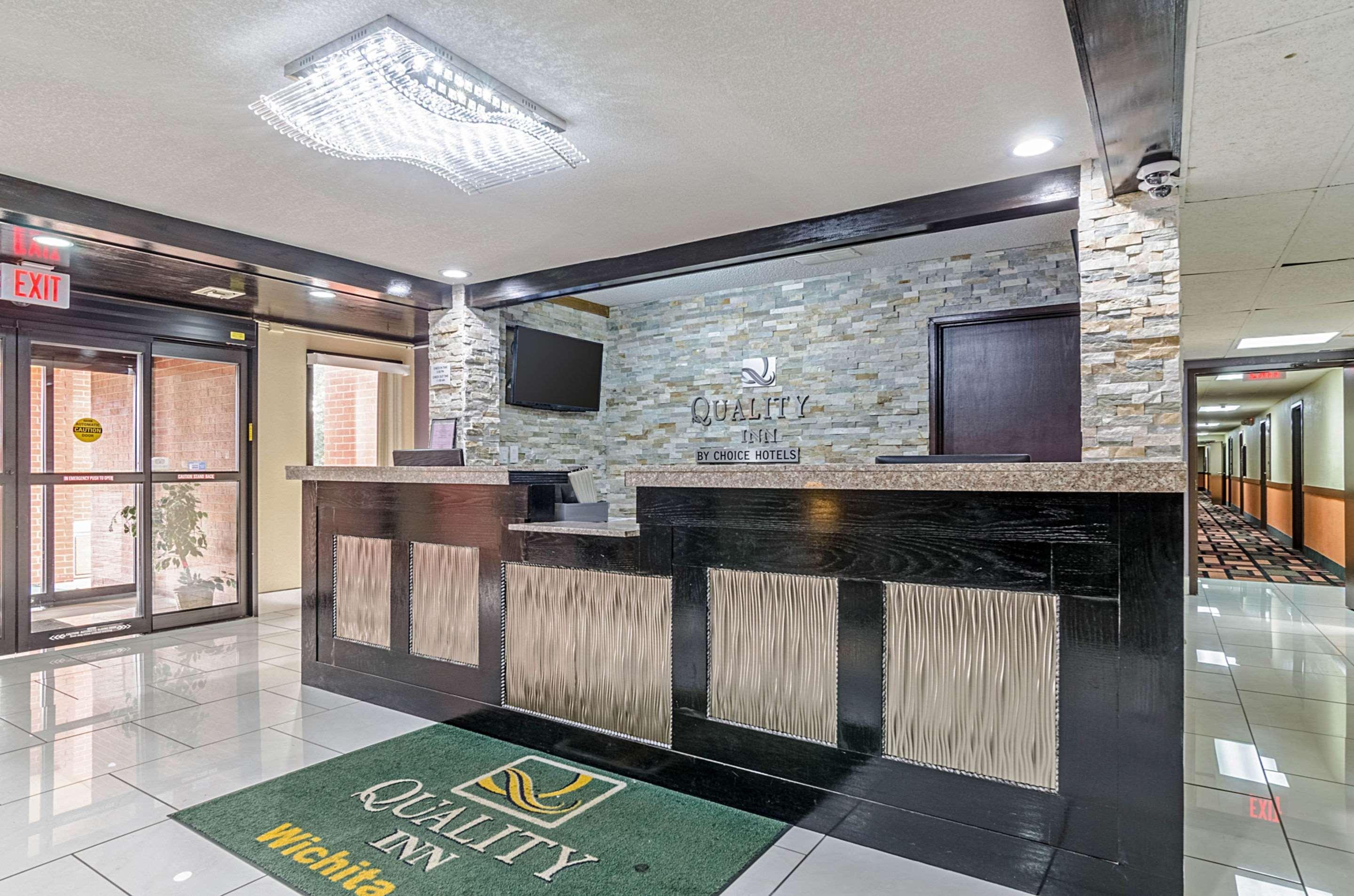 Quality Inn South Уичита Экстерьер фото