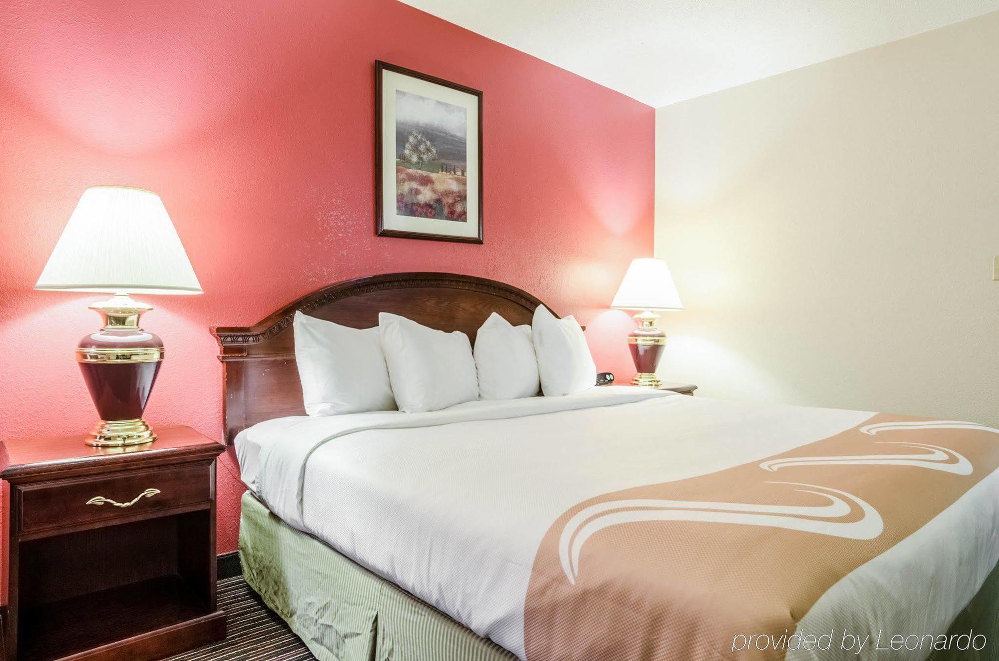 Quality Inn South Уичита Экстерьер фото